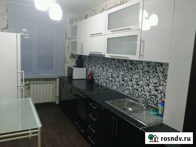 2-комнатная квартира, 56 м², 2/5 эт. в аренду посуточно в Троицке Челябинской области Троицк - изображение 1