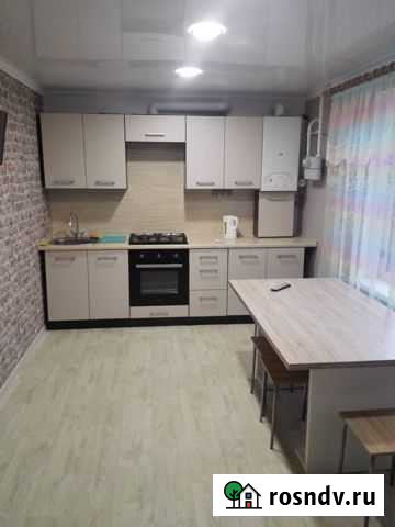 2-комнатная квартира, 45 м², 1/1 эт. в аренду на длительный срок в Геленджике Геленджик - изображение 1