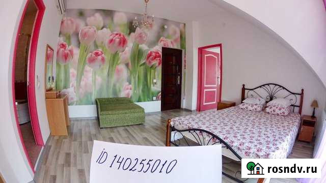 Комната 60 м² в 6-ком. кв., 1/2 эт. в аренду посуточно в Черноморском Республики Крым Черноморское - изображение 1
