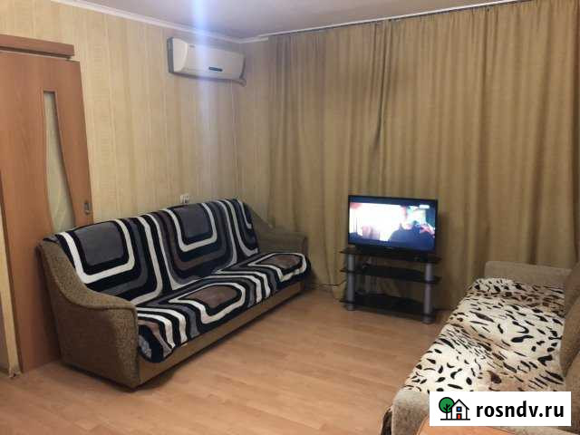 1-комнатная квартира, 45 м², 5/5 эт. в аренду посуточно в Шахтах Шахты - изображение 1