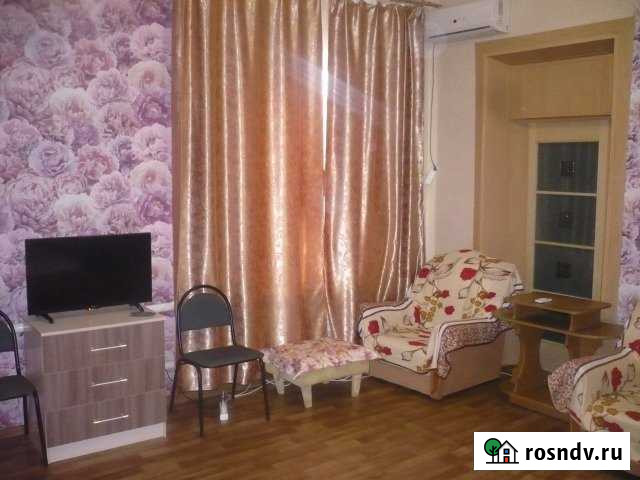 3-комнатная квартира, 60 м², 1/1 эт. в аренду посуточно в Ейске Ейск - изображение 1