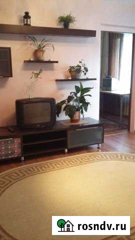 2-комнатная квартира, 45 м², 2/5 эт. в аренду посуточно в Глазове Глазов - изображение 1