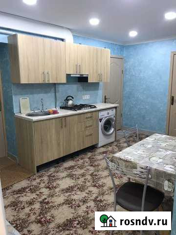 Комната 20 м² в 3-ком. кв., 1/2 эт. в аренду посуточно в Новороссийске Новороссийск - изображение 1