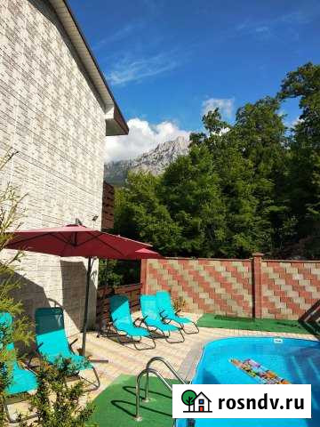 Комната 18 м² в 1-ком. кв., 1/4 эт. в аренду посуточно в Алупке Алупка - изображение 1