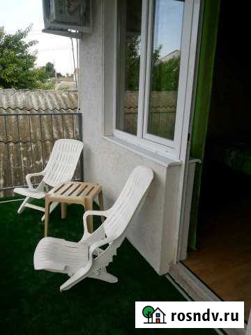 Коттедж 20 м² на участке 1 сот. в аренду посуточно в Евпатории Евпатория - изображение 1