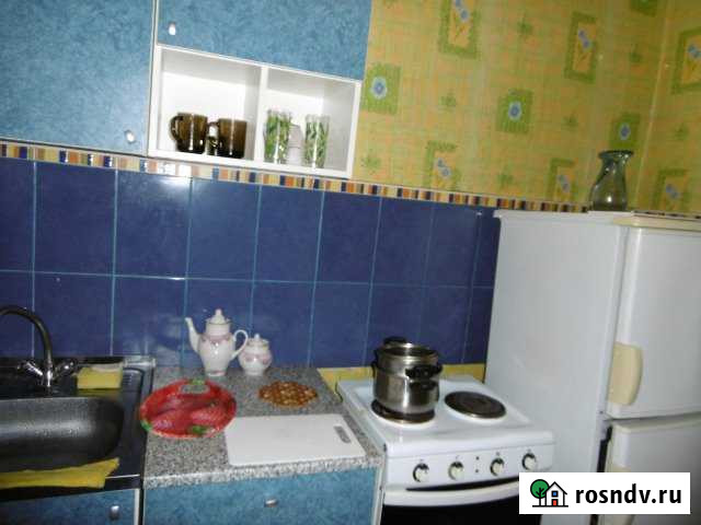 1-комнатная квартира, 32 м², 2/5 эт. в аренду посуточно в Междуреченске Кемеровской области Междуреченск - изображение 1