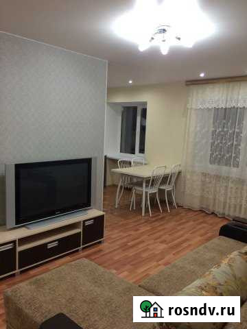 3-комнатная квартира, 70 м², 2/5 эт. в аренду посуточно в Омске Омск - изображение 1