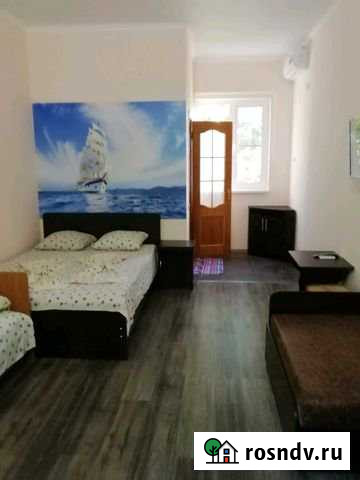Комната 20 м² в 1-ком. кв., 1/2 эт. в аренду посуточно в Кабардинке Кабардинка - изображение 1