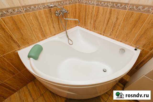 3-комнатная квартира, 110 м², 5/18 эт. в аренду посуточно в Новосибирске Новосибирск - изображение 1