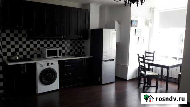 1-комнатная квартира, 45 м², 2/10 эт. в аренду посуточно в Каменске-Шахтинском Каменск-Шахтинский - изображение 1