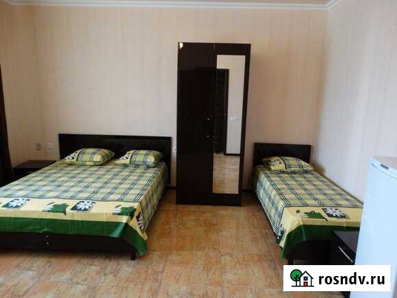 Комната 17 м² в 1-ком. кв., 1/2 эт. в аренду посуточно в Кабардинке Кабардинка - изображение 1