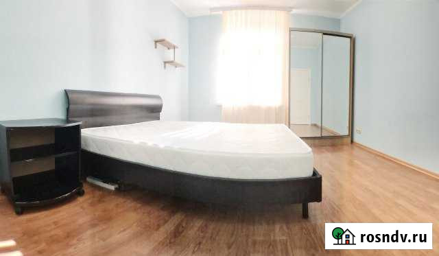 3-комнатная квартира, 80 м², 1/4 эт. в аренду посуточно в Омске Омск - изображение 1