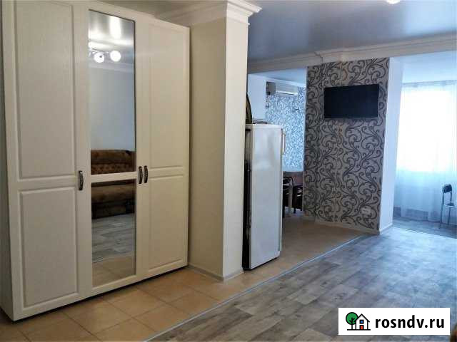 3-комнатная квартира, 75 м², 2/5 эт. в аренду посуточно в Евпатории Евпатория - изображение 1