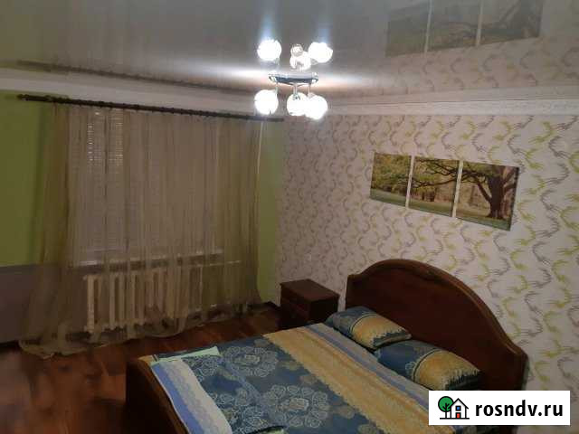 2-комнатная квартира, 56 м², 3/5 эт. в аренду посуточно в Альметьевске Альметьевск - изображение 1