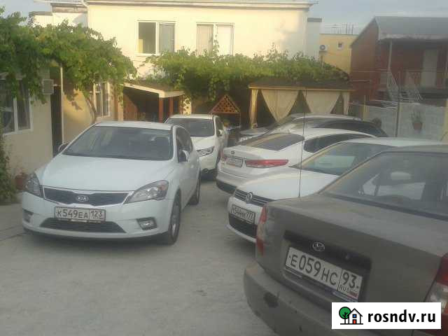 Комната 20 м² в 7-ком. кв., 2/2 эт. в аренду посуточно в Дивноморском Дивноморское - изображение 1