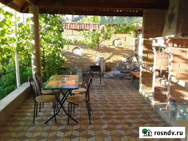 Дом 90 м² на участке 4 сот. в аренду посуточно в Щёлкино Щёлкино - изображение 1