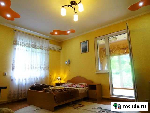 Комната 14 м² в 1-ком. кв., 1/2 эт. в аренду посуточно в Дивноморском Дивноморское - изображение 1