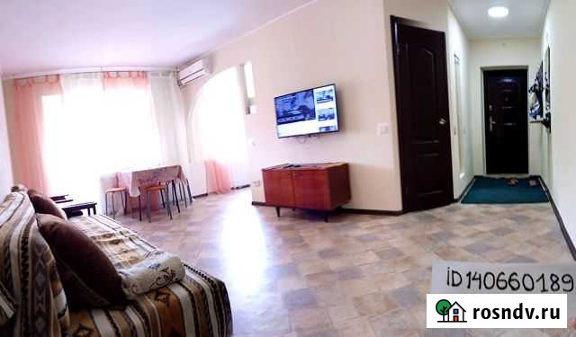 3-комнатная квартира, 54 м², 2/3 эт. в аренду посуточно в Феодосии Феодосия - изображение 1