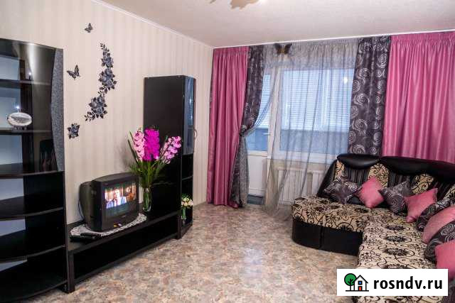 3-комнатная квартира, 80 м², 4/10 эт. в аренду посуточно в Волжском Волгоградской области Волжский - изображение 1