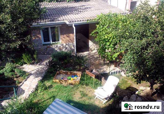 Дом 30 м² на участке 2 сот. в аренду на длительный срок в Ялте Ялта - изображение 1