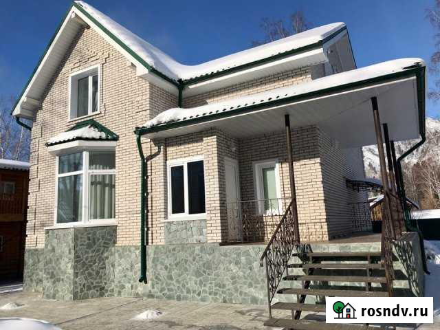 Коттедж 150 м² на участке 10 сот. в аренду посуточно в Горно-Алтайске Горно-Алтайск - изображение 1