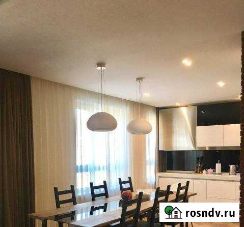 3-комнатная квартира, 100 м², 2/4 эт. в аренду на длительный срок во Владивостоке Владивосток - изображение 1