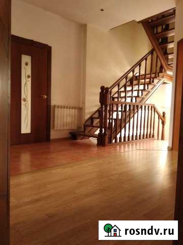 Коттедж 190 м² на участке 10 сот. в аренду посуточно в Белокурихе Белокуриха - изображение 1