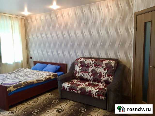 1-комнатная квартира, 33 м², 2/5 эт. в аренду посуточно в Междуреченске Кемеровской области Междуреченск - изображение 1