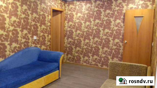 2-комнатная квартира, 43 м², 3/5 эт. в аренду посуточно в Туринске Туринск - изображение 1