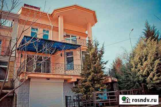 Таунхаус 350 м² на участке 10 сот. в аренду посуточно в Ялте Ялта