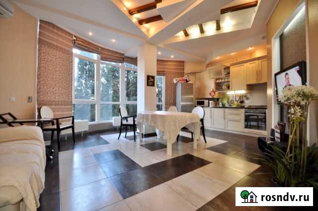 2-комнатная квартира, 105 м², 3/7 эт. в аренду на длительный срок в Ялте Ялта - изображение 1