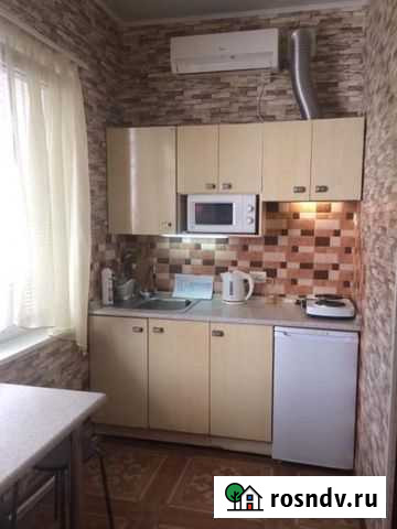 2-комнатная квартира, 50 м², 2/2 эт. в аренду посуточно в Севастополе Севастополь - изображение 1