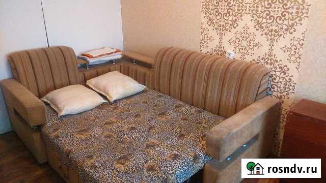 2-комнатная квартира, 50 м², 1/5 эт. в аренду посуточно в Артеме Артем - изображение 1