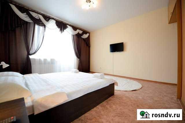 3-комнатная квартира, 142 м², 4/5 эт. в аренду посуточно в Челябинске Челябинск - изображение 1