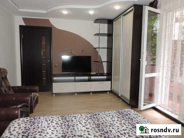 3-комнатная квартира, 56 м², 2/7 эт. в аренду посуточно в Ялте Ялта - изображение 1