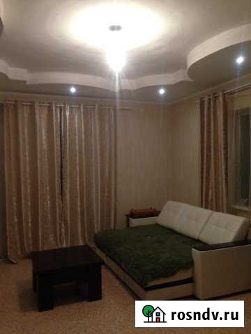 Комната 64 м² в 7-ком. кв., 2/2 эт. в аренду посуточно в Челябинске Челябинск - изображение 1