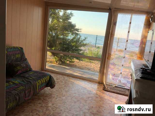 Дом 30 м² на участке 8 сот. в аренду посуточно в Голубицкой Голубицкая - изображение 1