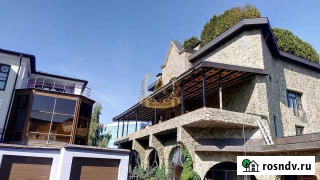 Коттедж 1400 м² на участке 10 сот. в аренду посуточно в Москве Москва - изображение 1