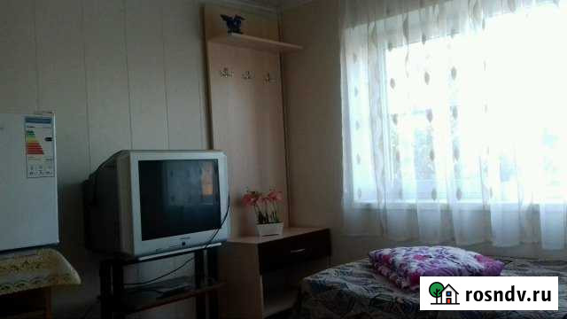 Комната 20 м² в 2-ком. кв., 1/2 эт. в аренду посуточно в Ейске Ейск - изображение 1