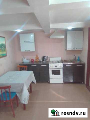 Дом 75 м² на участке 1 сот. в аренду посуточно в Ершове Ершов - изображение 1