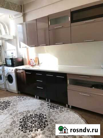 1-комнатная квартира, 50 м², 3/10 эт. в аренду посуточно в Каспийске Каспийск - изображение 1