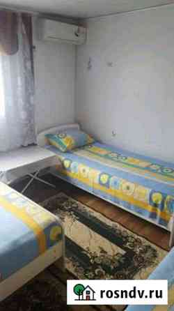 Комната 20 м² в 4-ком. кв., 2/2 эт. в аренду посуточно в Голубицкой Голубицкая