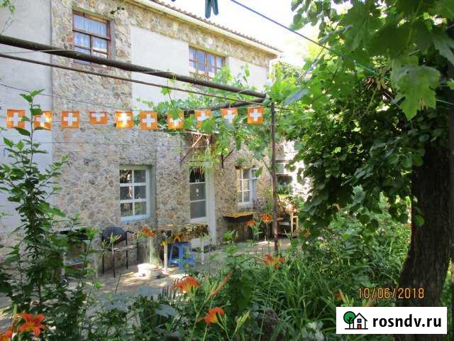 Коттедж 80 м² на участке 1 сот. в аренду посуточно в Евпатории Евпатория - изображение 1