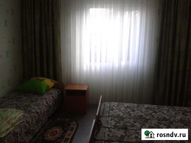 Комната 12 м² в 4-ком. кв., 1/1 эт. в аренду посуточно в Алуште Алушта - изображение 1