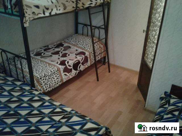 Комната 15 м² в 5-ком. кв., 1/2 эт. в аренду посуточно в Ейске Ейск - изображение 1