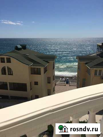 Комната 35 м² в 4-ком. кв., 2/4 эт. в аренду посуточно в Алуште Алушта - изображение 1