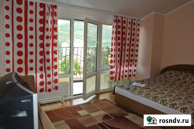 Таунхаус 150 м² на участке 1 сот. в аренду посуточно в Алуште Алушта - изображение 1