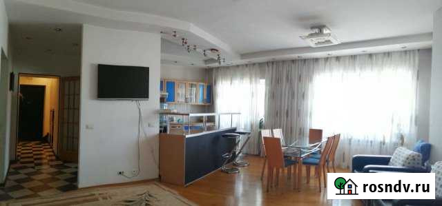 4-комнатная квартира, 110 м², 13/14 эт. в аренду посуточно в Новосибирске Новосибирск - изображение 1