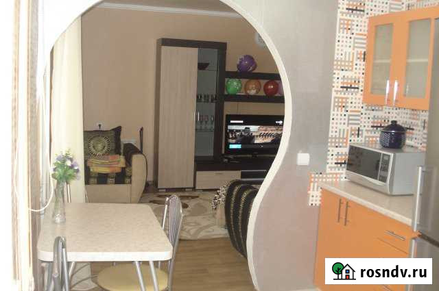 1-комнатная квартира, 35 м², 3/5 эт. в аренду посуточно в Каменске-Шахтинском Каменск-Шахтинский - изображение 1