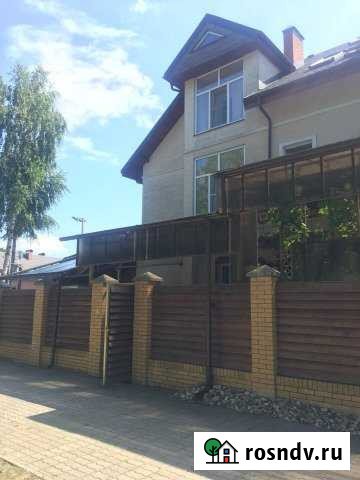 Дом 300 м² на участке 6 сот. в аренду посуточно в Зеленоградске Зеленоградск - изображение 1